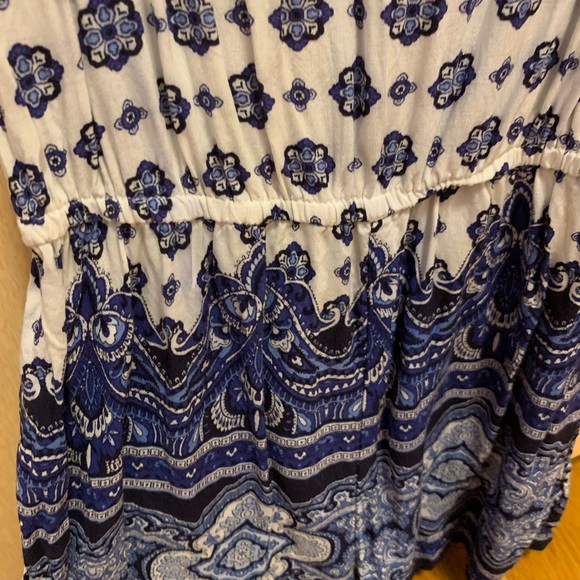 A fun summer romper - Picture 3 of 5